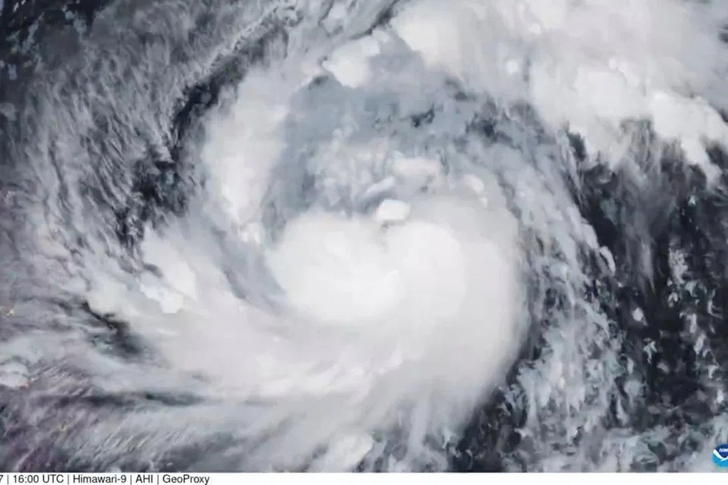 Bão chồng bão, Philippines cảnh báo nguy hiểm - 1