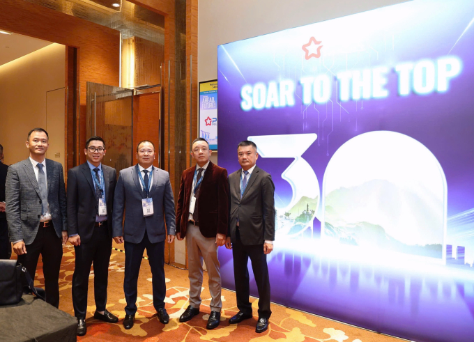 Đoàn Lãnh đạo Bảo hiểm PVI tham dự Hội nghị Tái bảo hiểm Quốc tế Singapore 2025. Ảnh: Bảo hiểm PVI