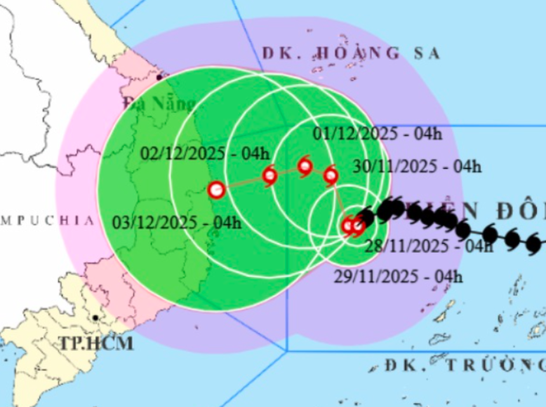 Bão số 15 giật cấp 14, đổi hướng liên tục và di chuyển rất chậm- Ảnh 1.