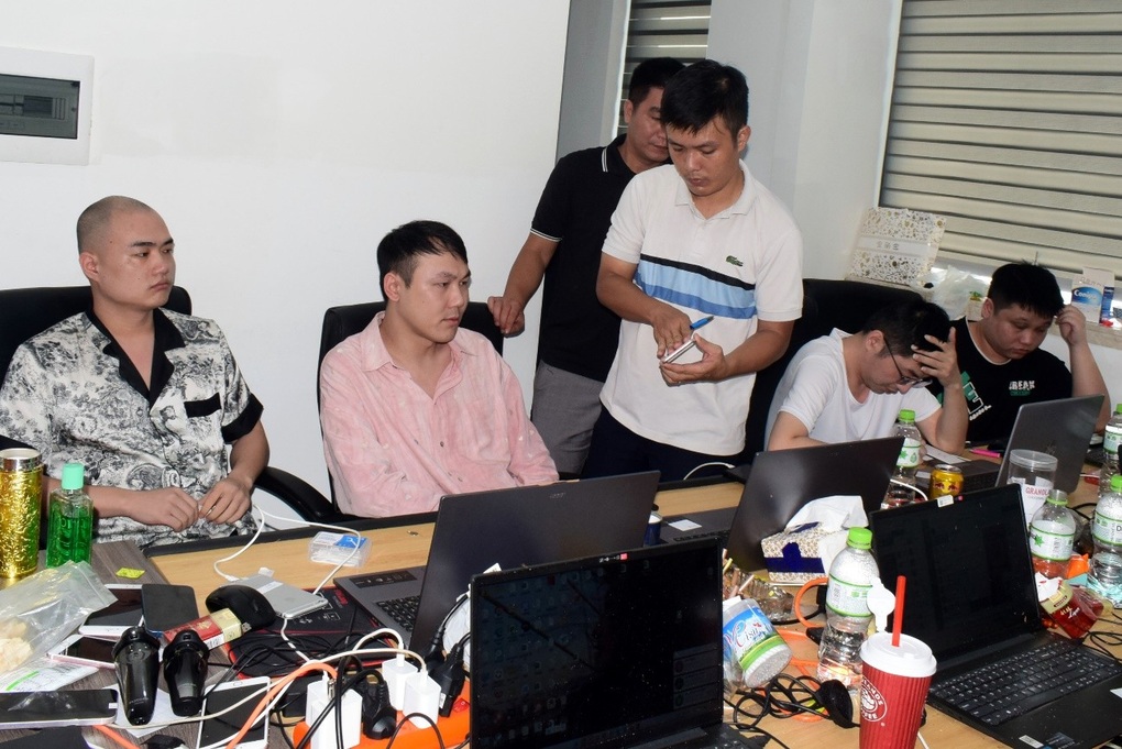 Bắt giữ 51 người Trung Quốc lập hang ổ lừa đảo ở Hà Nội, Đà Nẵng - 1