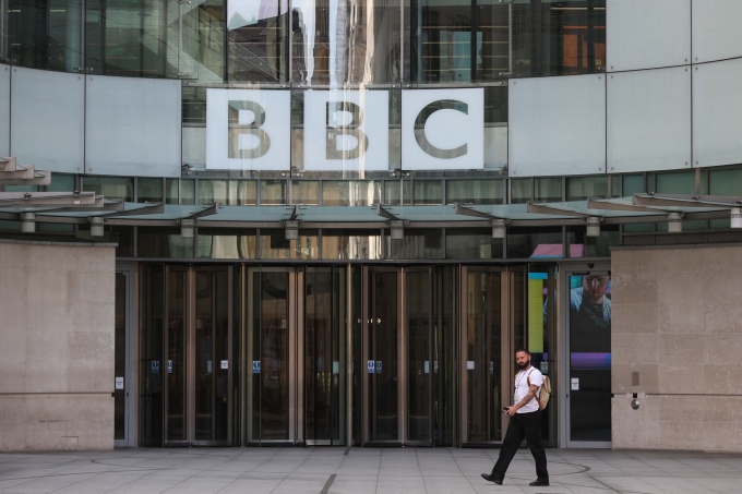 Trụ sở BBC tại London, Anh ngày 4/7. Ảnh: AFP