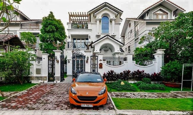 Bên trong biệt thự quận 7 của vợ chồng Đoàn Di Băng- Ảnh 1.