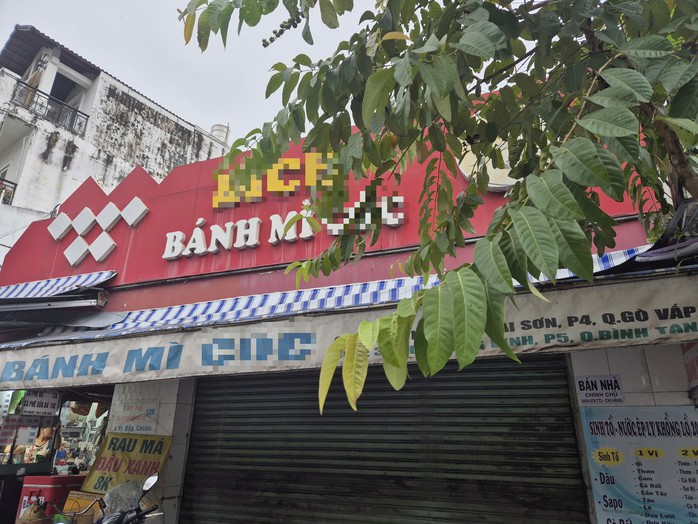 Số bệnh nhân nghi ngộ độc bánh mì tiếp tục tăng