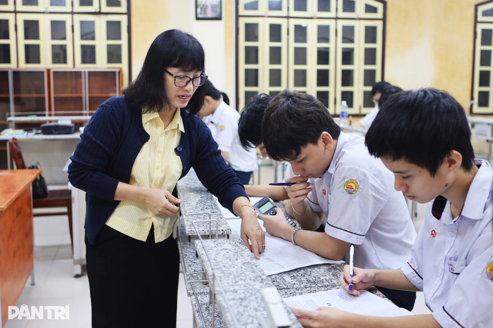 Bí quyết chọn nhân tố tạo đột phá trong kỳ thi IBO của nữ giáo viên xứ Huế - 1