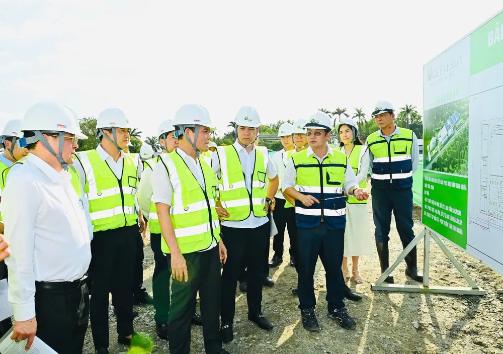 Bí thư Thành ủy TP.HCM Trần Lưu Quang kiểm tra tiến độ thi công nhà máy đốt rác phát điện-nha-may-dot-rac-phat-dien-tphcm13.jpg