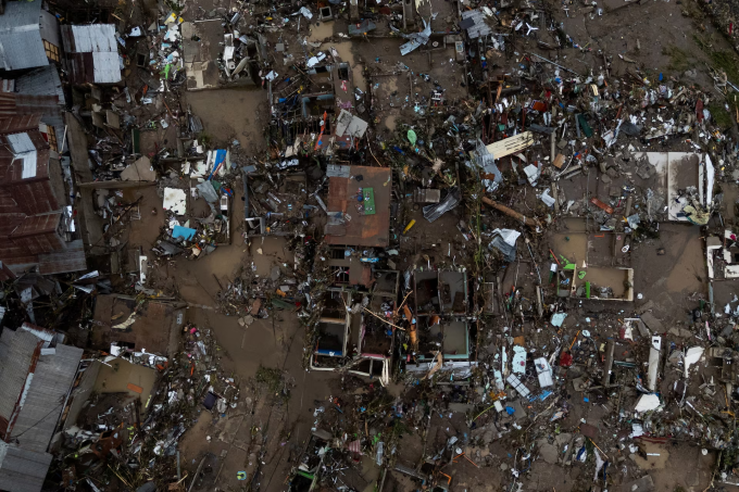 Nhà cửa bị tàn phá sau trận lũ lụt nghiêm trọng do bão Kalmaegi gây ra ở Talisay, Cebu, Philippines, ngày 5/11. Ảnh: Reuters