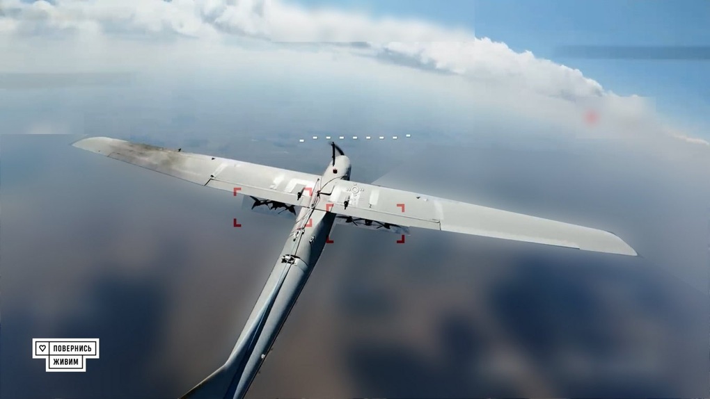 Binh sĩ Ukraine cảnh báo mối nguy từ tàu sân bay trên không của Nga - 1