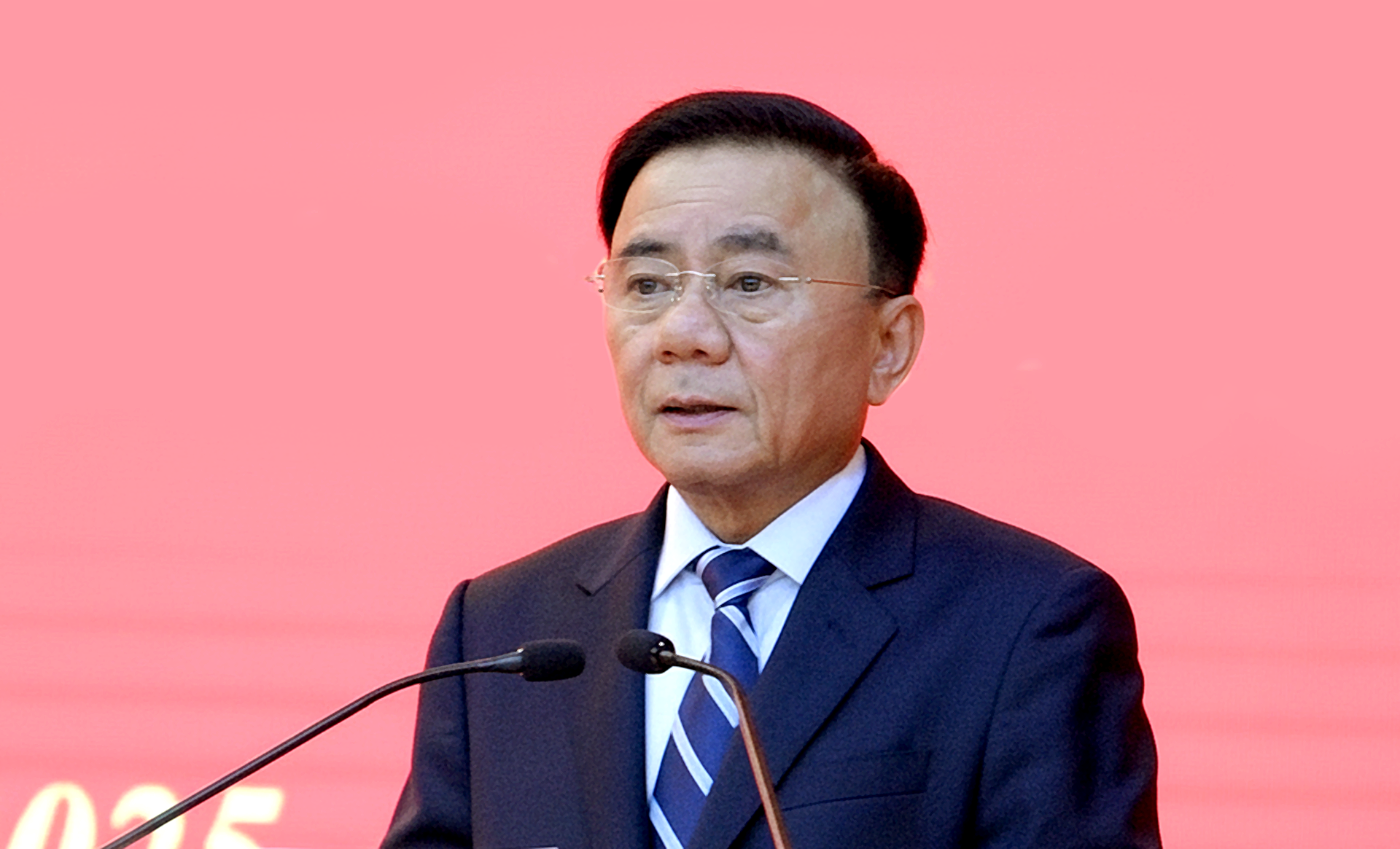 Bộ Chính trị kết luận mới về trách nhiệm của người đứng đầu trong việc tiếp và đối thoại với dân 1 Bộ Chính trị kết luận mới về trách nhiệm của người đứng đầu trong việc tiếp và đối thoại với dân - Ảnh 1.