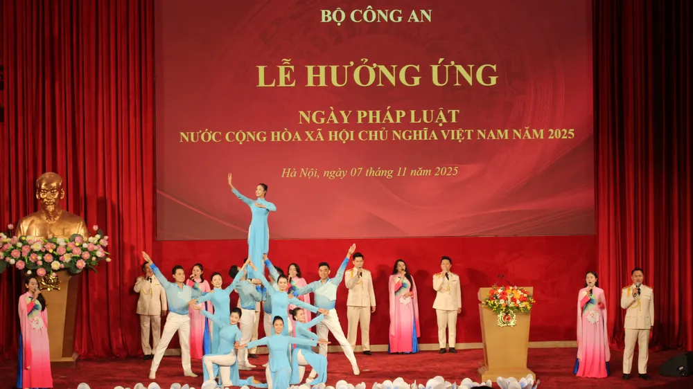 Ngay-phap-luat-Viet-Nam.jpg