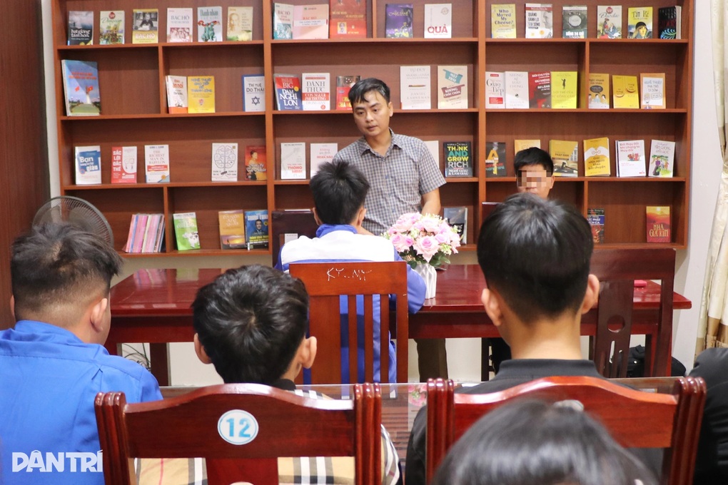 Bộ ba “khắc chế” học sinh hư - 1