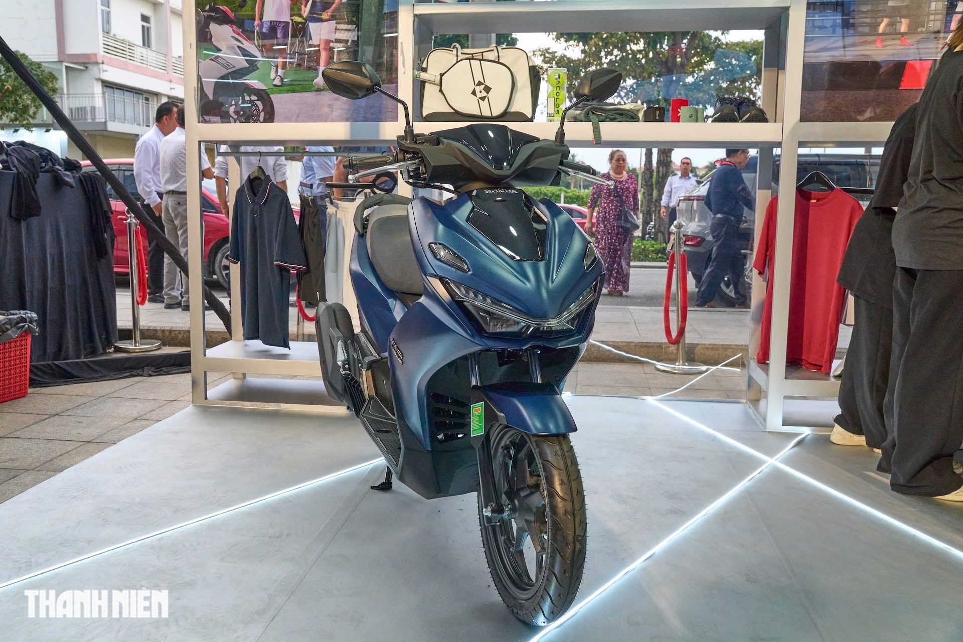 Honda SH và Air Blade mới bán tại Việt Nam, khởi điểm từ 42 và 78 triệu - Ảnh 1.