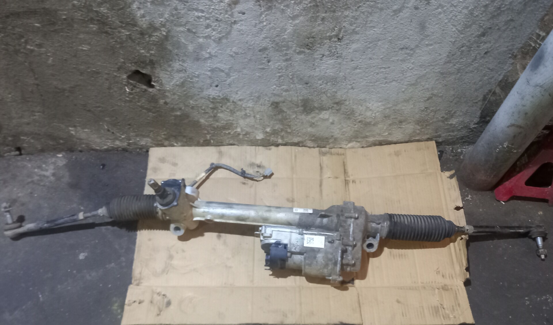 Bộ phận nào nhanh hỏng nhất khi ô tô 'lội' nước?- Ảnh 2.