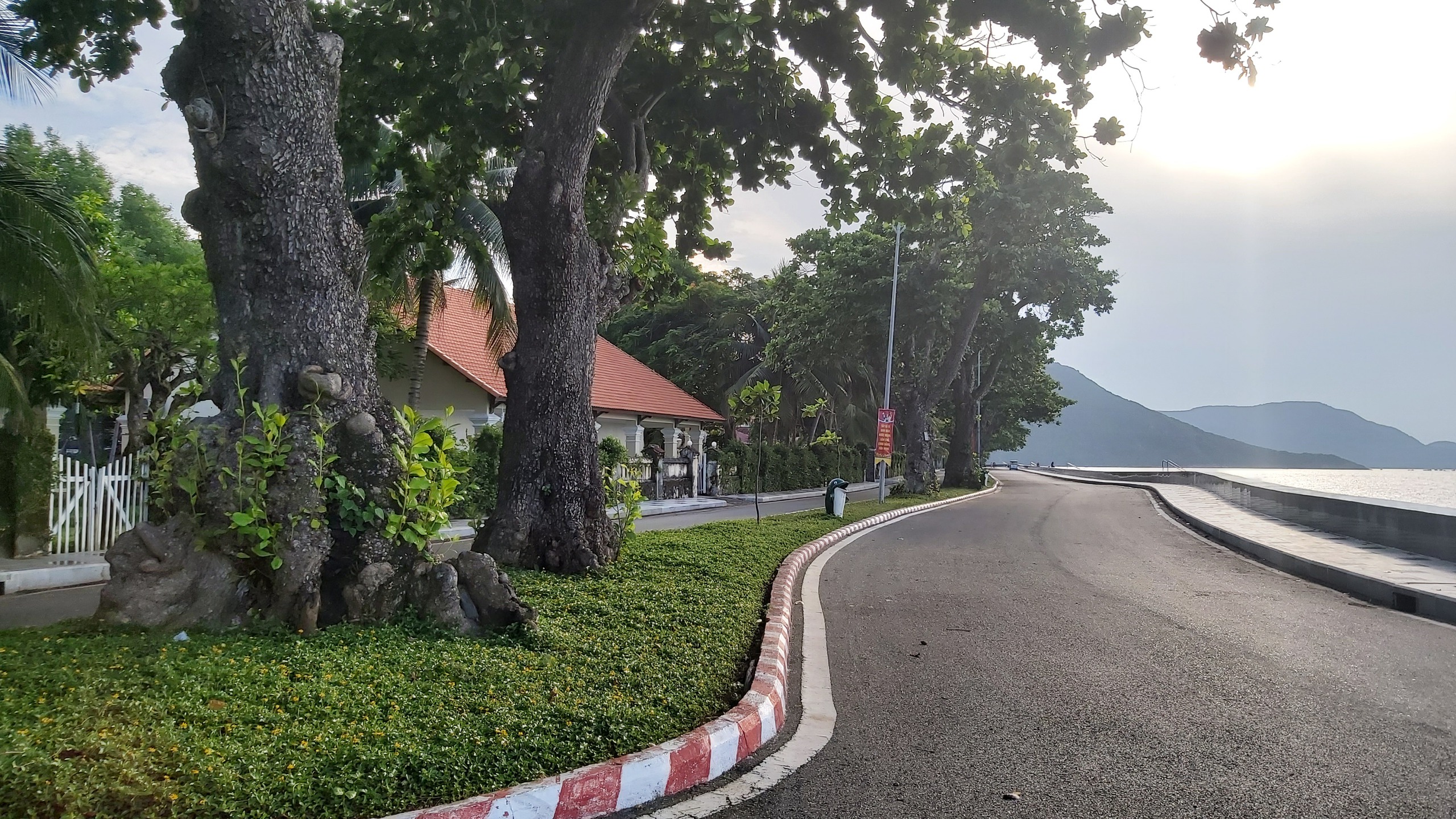 TP.HCM bố trí 21.600 tỉ đồng cho 76 dự án Côn Đảo phát triển kinh tế xã hội - Ảnh 2. TP.HCM bố trí 21.600 tỉ đồng cho 76 dự án Côn Đảo phát triển kinh tế xã hội - Ảnh 2.