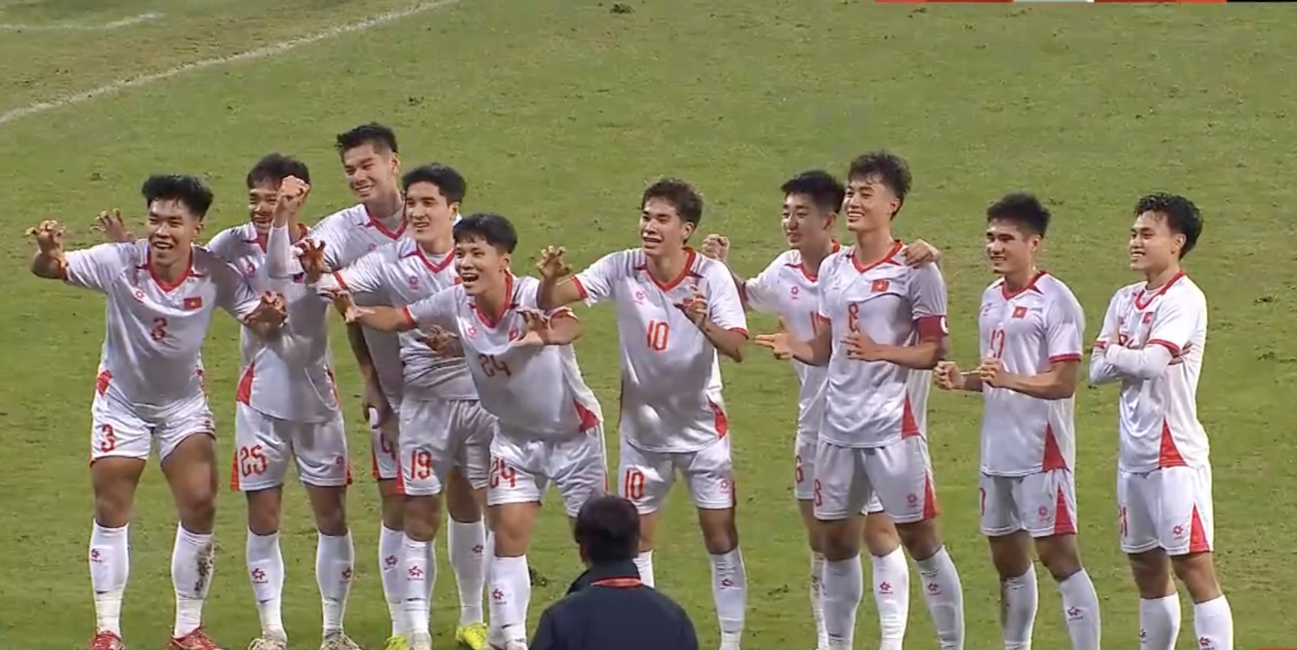 Nóng: Bùi Vĩ Hào tái xuất, Minh Phúc giúp U.23 Việt Nam thắng ngoạn mục U.23 Trung Quốc- Ảnh 1.