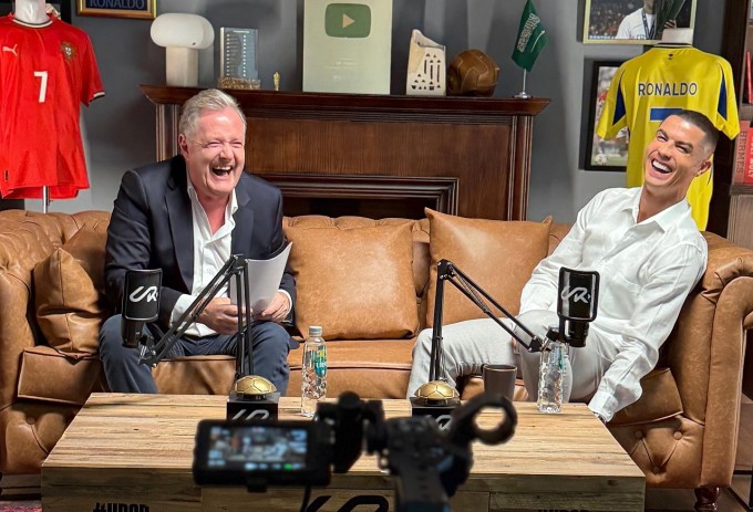 C. Ronaldo tự nhận có body đẹp hơn David Beckham - 1