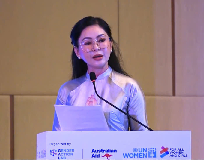 CEO Thủy Tiên phát biểu tại sự kiện. Ảnh: NVCC