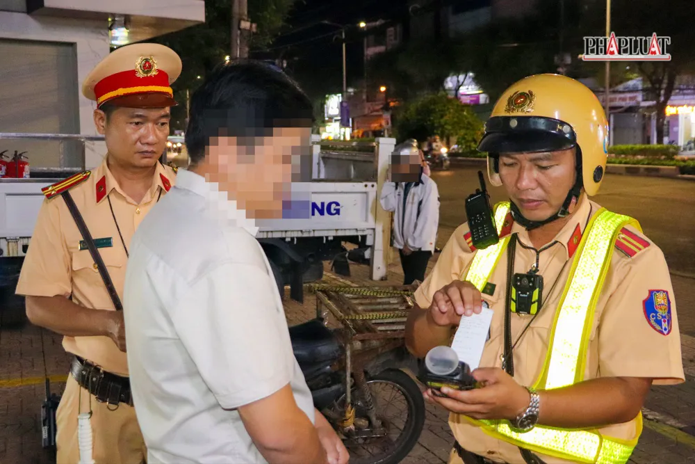 CSGT Công an TP Cần Thơ xử lý nồng độ cồn