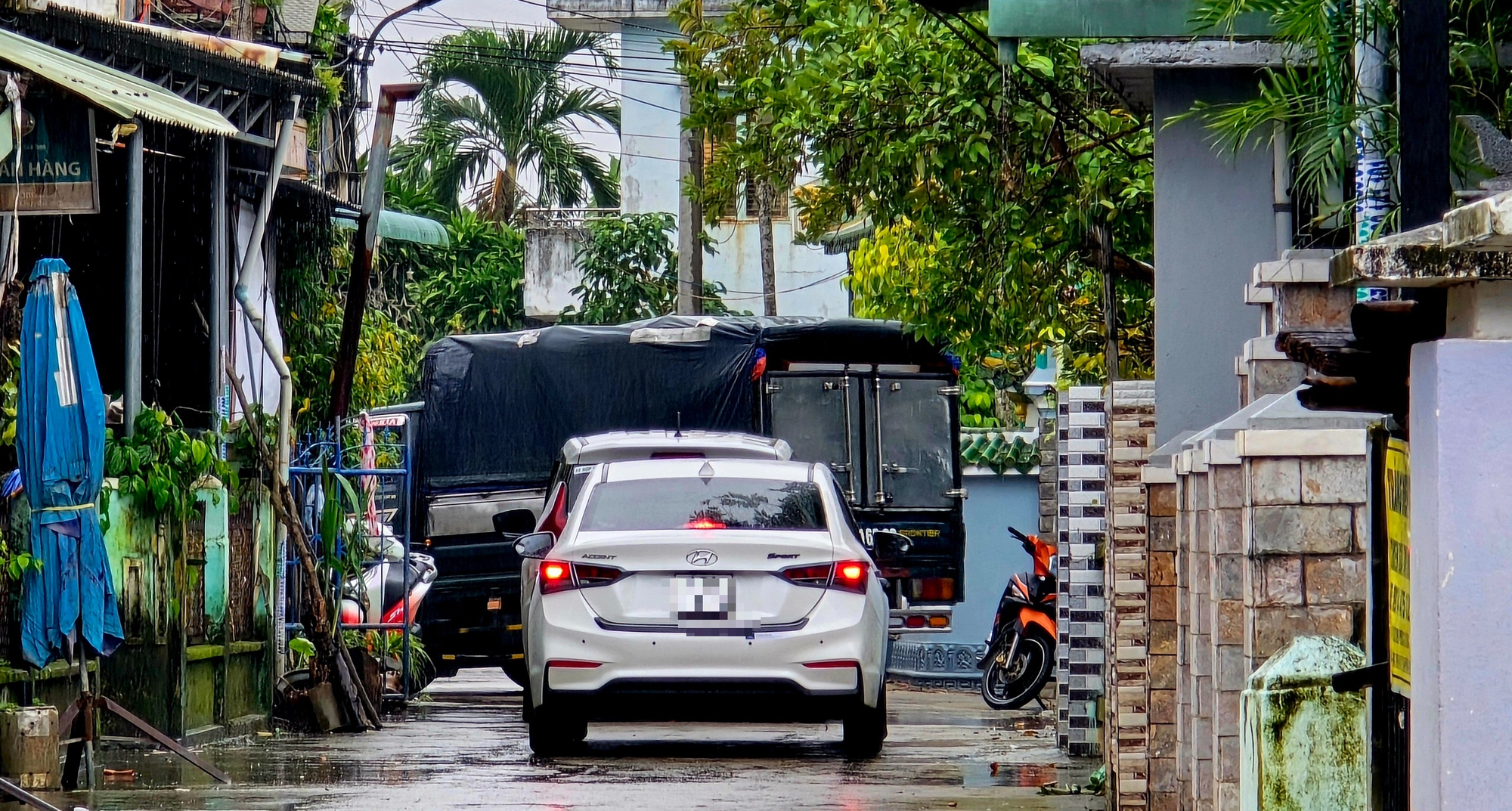 Cả làng đặt barie tự chế, ngăn xe né trạm BOT ở Đà Nẵng - Ảnh 3.