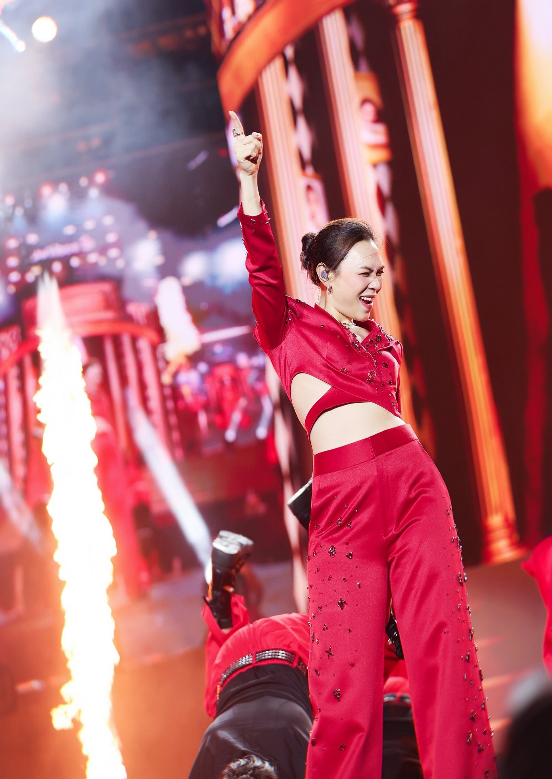 Ca sĩ Mỹ Tâm: Bức ảnh sau 23 năm gây sốt, lý do sống bình dị tuổi 44 - 2 Ca sĩ Mỹ Tâm: Bức ảnh sau 23 năm gây sốt, lý do sống bình dị tuổi 44 - 2