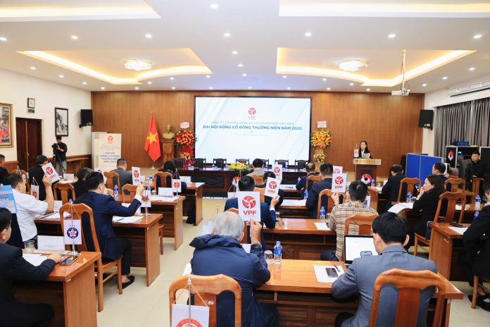 VPF doanh thu khấm khá, tài chính ổn định: Các CLB được thêm tiền, bóng đá Việt Nam phấn khởi- Ảnh 2.