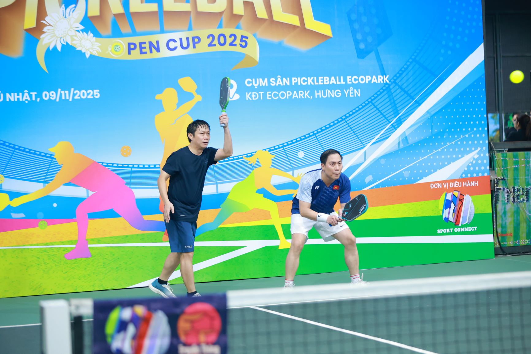Các y, bác sĩ thi đấu pickleball để gây quỹ cho bệnh nhân ung thư - Ảnh 1.