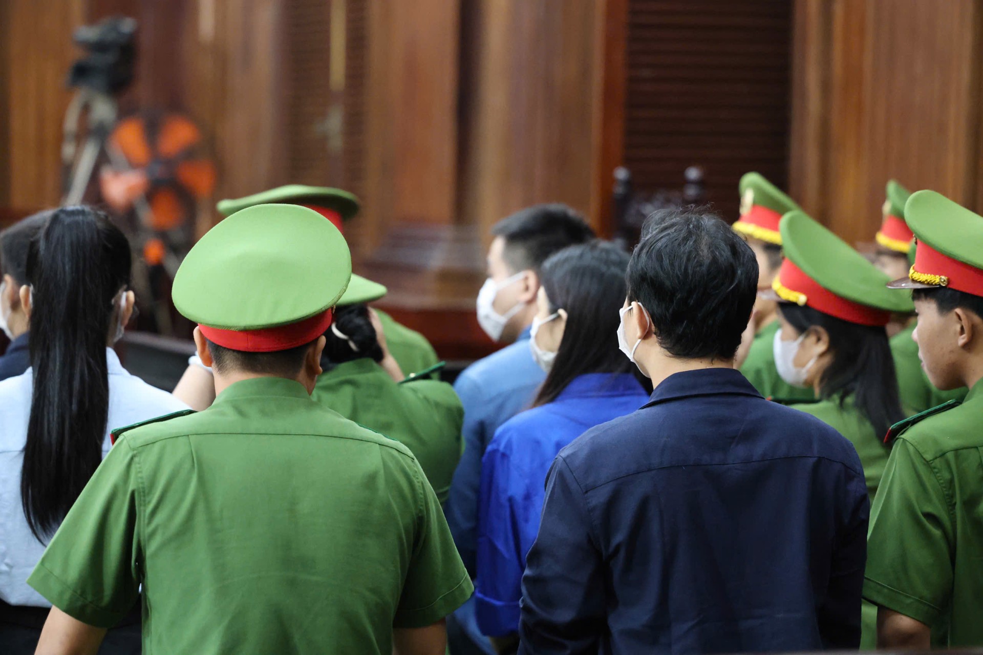 Cái kết đắng cho điệp khúc Cái kết đắng cho điệp khúc