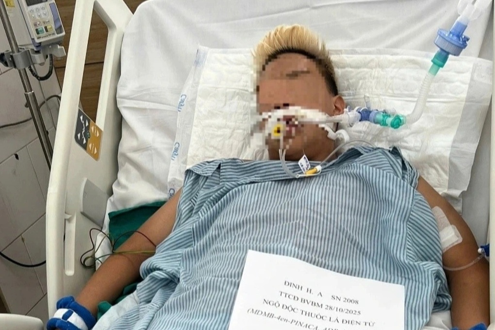 Cảnh báo thế hệ trẻ mắc bệnh người già vì thuốc lá mới - 1