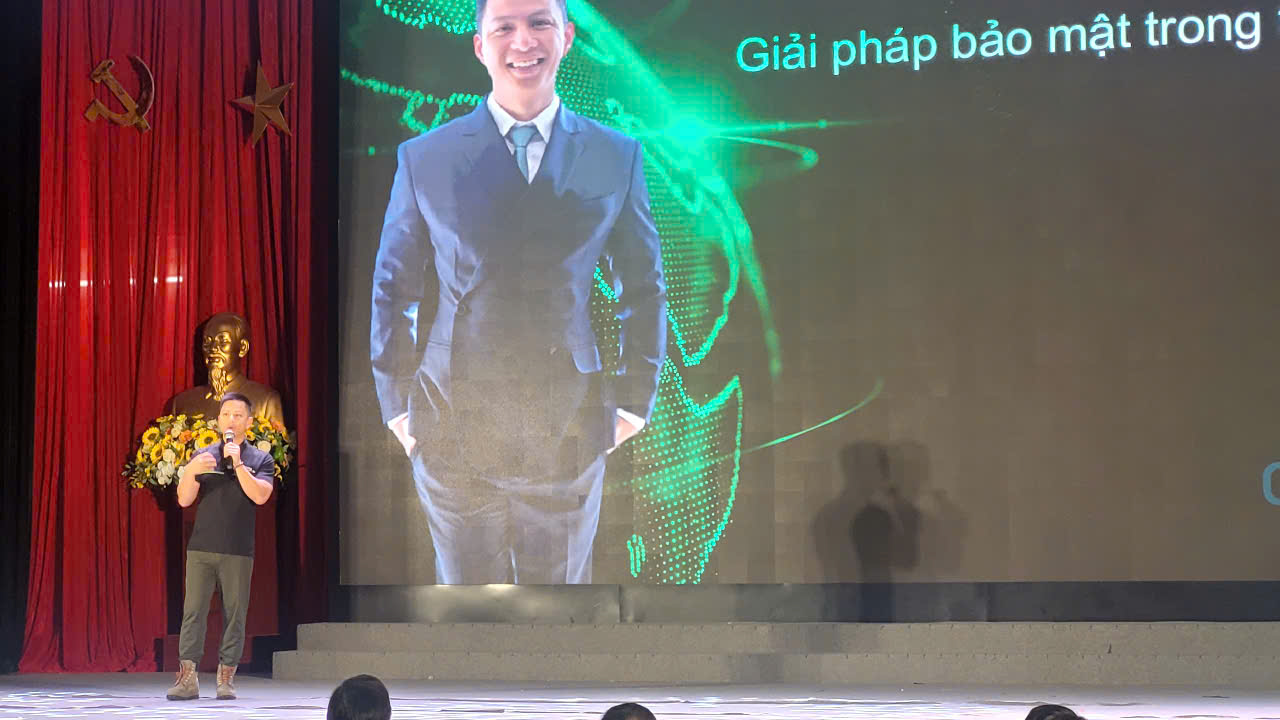 Cảnh giác lừa đảo, tống tiền với phần mềm giả mạo khuôn mặt giá chỉ 25-30 USD - Ảnh 1.