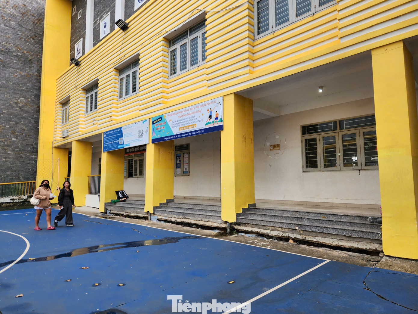 Cảnh nứt vỡ nhà cửa, hư hỏng hạ tầng ở nơi sụt lún nhất TPHCM- Ảnh 1.