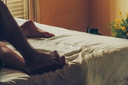 Người đàn ông đưa 3 con đi xét nghiệm ADN, vạch trần bí mật bấy lâu của vợ