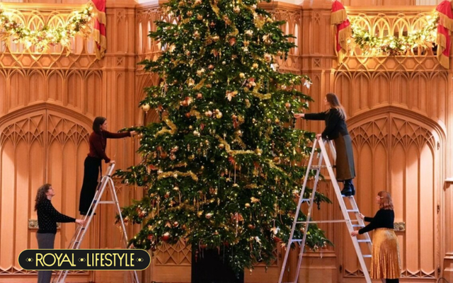 Giáng sinh cổ tích ở Lâu đài Windsor: Cây thông 6m treo 3000 bóng đèn, nhà búp bê Nữ hoàng và vé rẻ bất ngờ cho người thu nhập thấp- Ảnh 1.