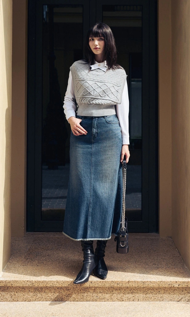 Chân váy đuôi cá denim bắt trọn từng khoảnh khắc thanh lịch - Ảnh 1.