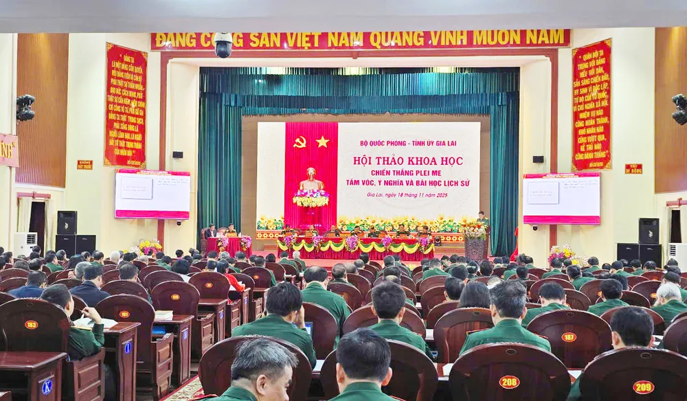 Toàn cảnh hội thảo khoa học "Chiến thắng Plei Me - Tầm vóc, ý nghĩa và bài học lịch sử". Ảnh: LK. Chiến dịch Plei Me là tiến công đầu tiên, mở đầu cho chiến thắng hào hùng của Quân đội nhân dân Việt Nam trên chiến trường Tây Nguyên.