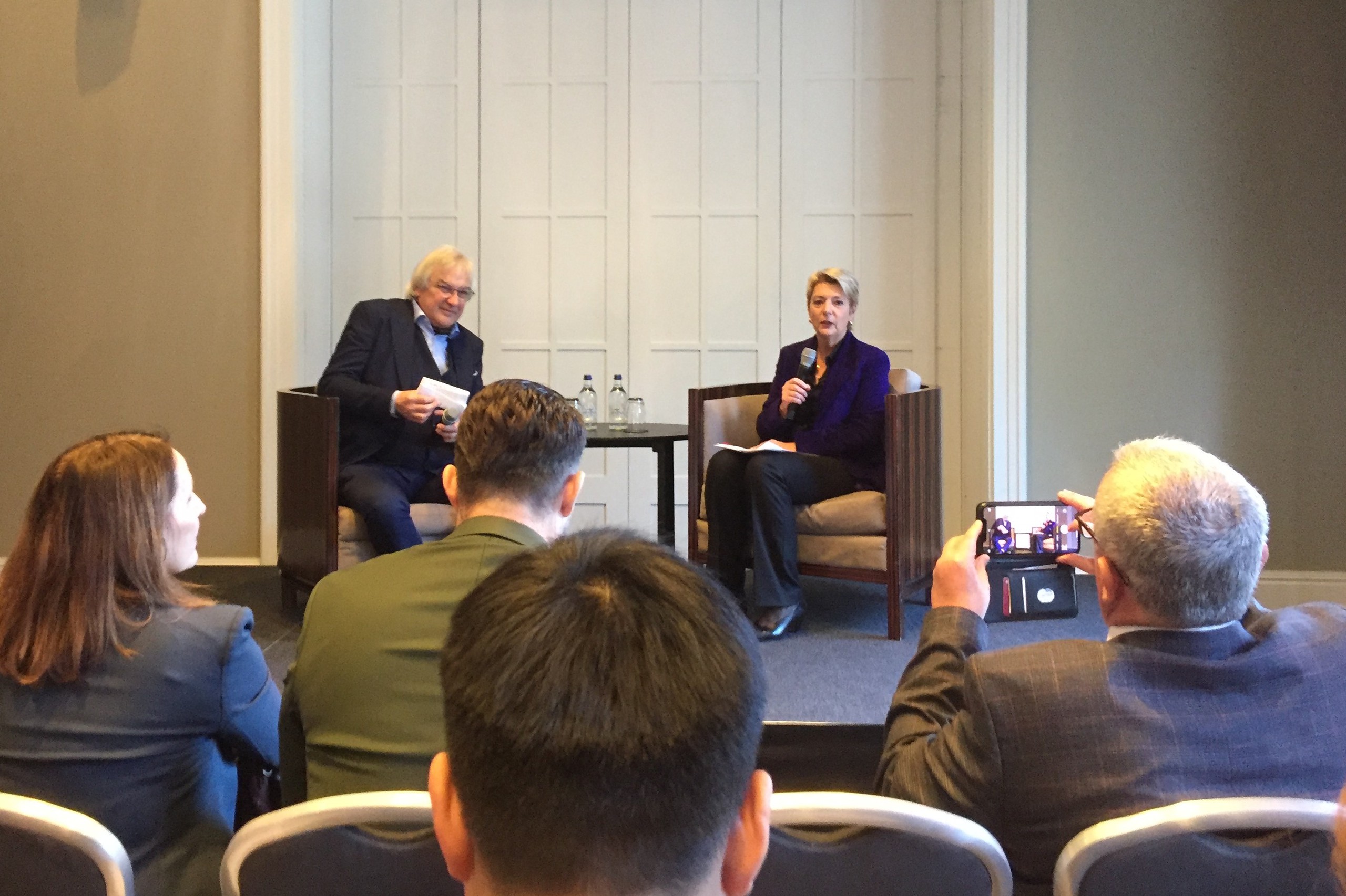 Chiến lược 'tự cởi trói' về quốc phòng của Thụy Sĩ 1 Thụy Sĩ sẽ mua chung vũ khí tác chiến điện tử với Đức và Hà Lan - Ảnh 1.