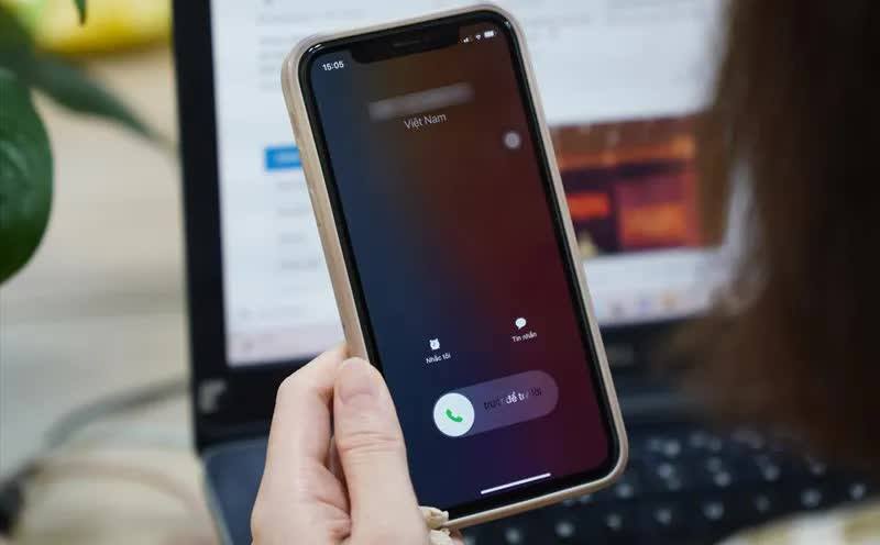 Điện thoại trên tay, tiền vẫn 