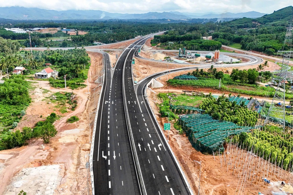 Chính phủ chỉ đạo hỏa tốc gỡ vướng cho 4 dự án cao tốc Bắc - Nam - 1