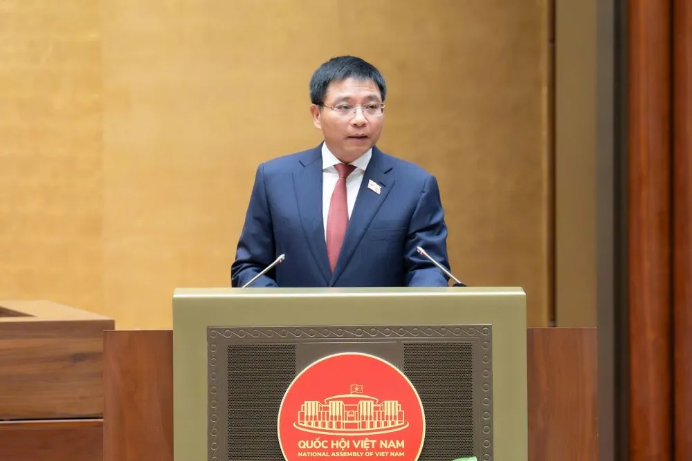 Bộ trưởng Bộ Tài chính Nguyễn Văn Thắng trình bày tờ trình dự luật. Ảnh: QH thue-thu-nhap-ca-nhan-vang-mieng-thang.jpg