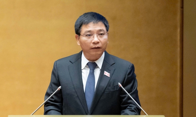 Bộ trưởng Tài chính Nguyễn Văn Thắng trình bày dự thảo luật Đầu tư sửa đổi sáng 11/11. Ảnh: Media Quốc hội