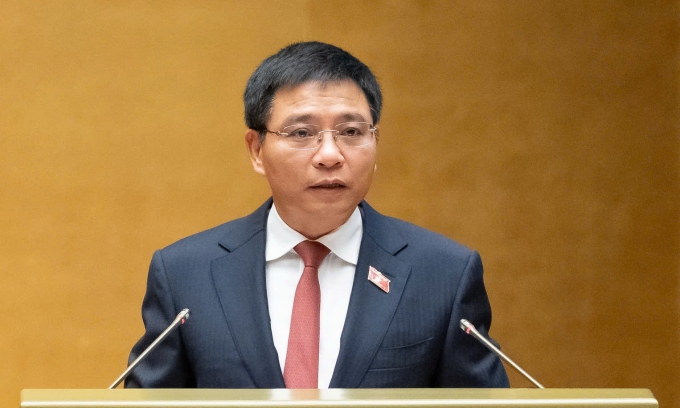Bộ trưởng Tài chính Nguyễn Văn Thắng trình bày tại Quốc hội sáng 7/11. Ảnh: Cổng TTĐT Quốc hội