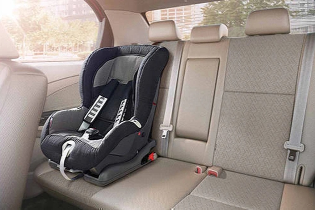 Chở trẻ em trên ô tô không có hệ thống Isofix thì phải làm thế nào? - 1
