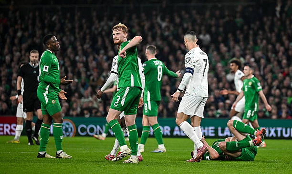 Chơi xấu cầu thủ Ireland, Ronaldo có nguy bị treo giò ở World Cup 2026 - 1