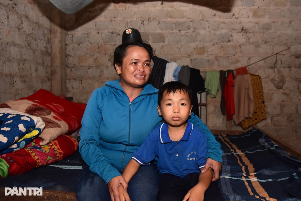 Chồng u bướu, con bệnh hiểm, người phụ nữ chăn bò thuê gồng gánh gia đình - 1