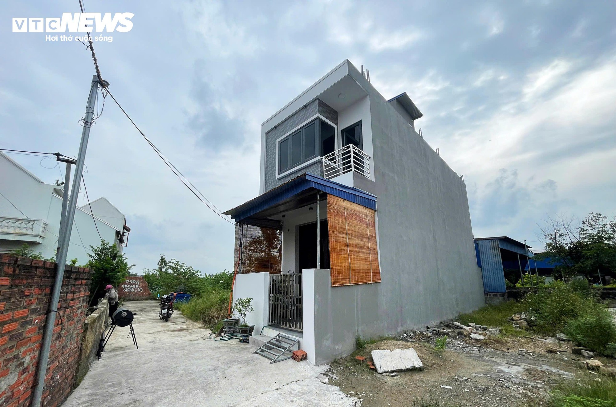 Vụ xây nhà trên đất người khác: Chủ đất chuẩn bị động thổ, người xây nhầm có động thái gì?- Ảnh 2.