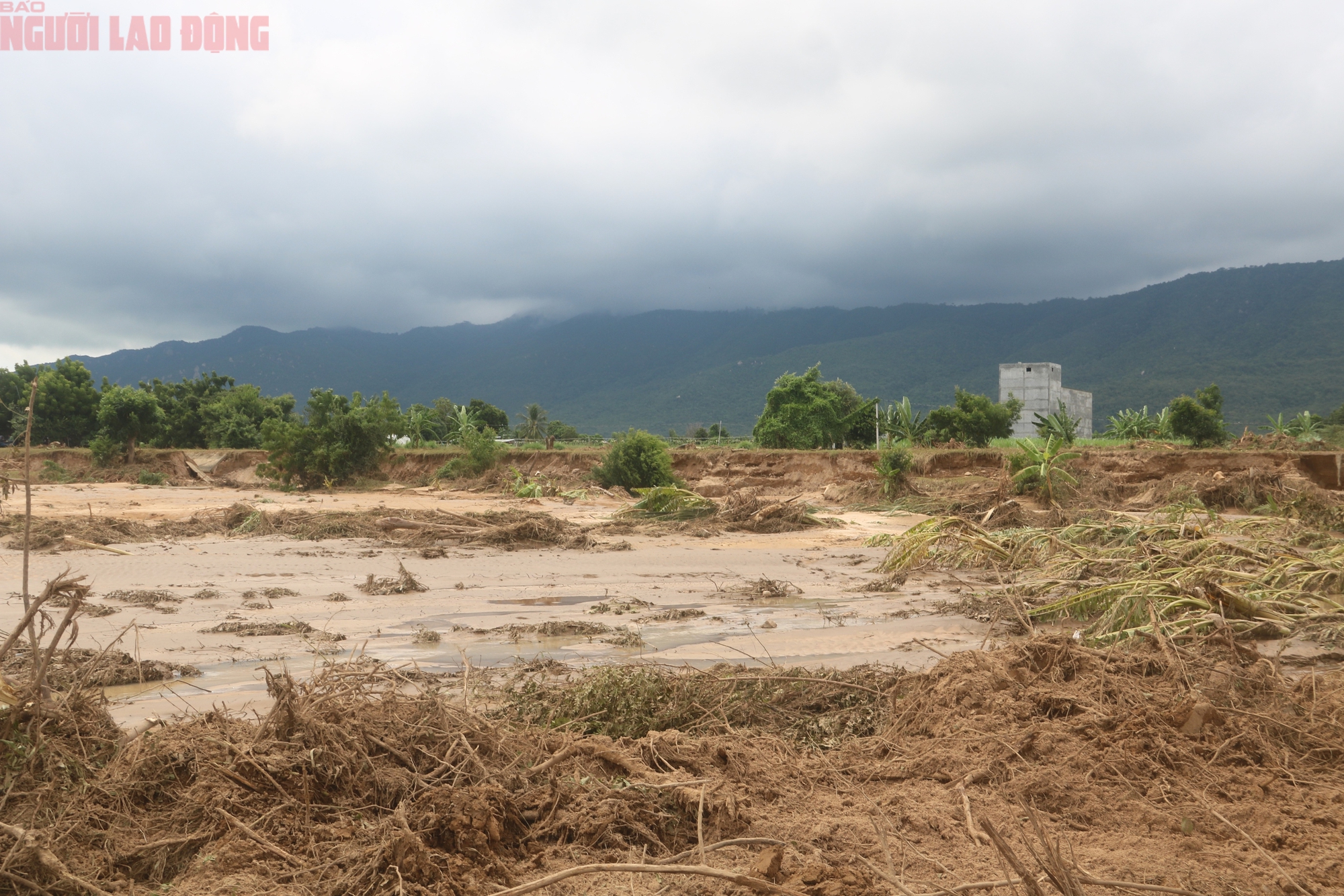 Vụ vỡ hồ chứa nước làm chết người: Chủ đầu tư nói “do thiên tai, không phải vì lỗi thiết kế