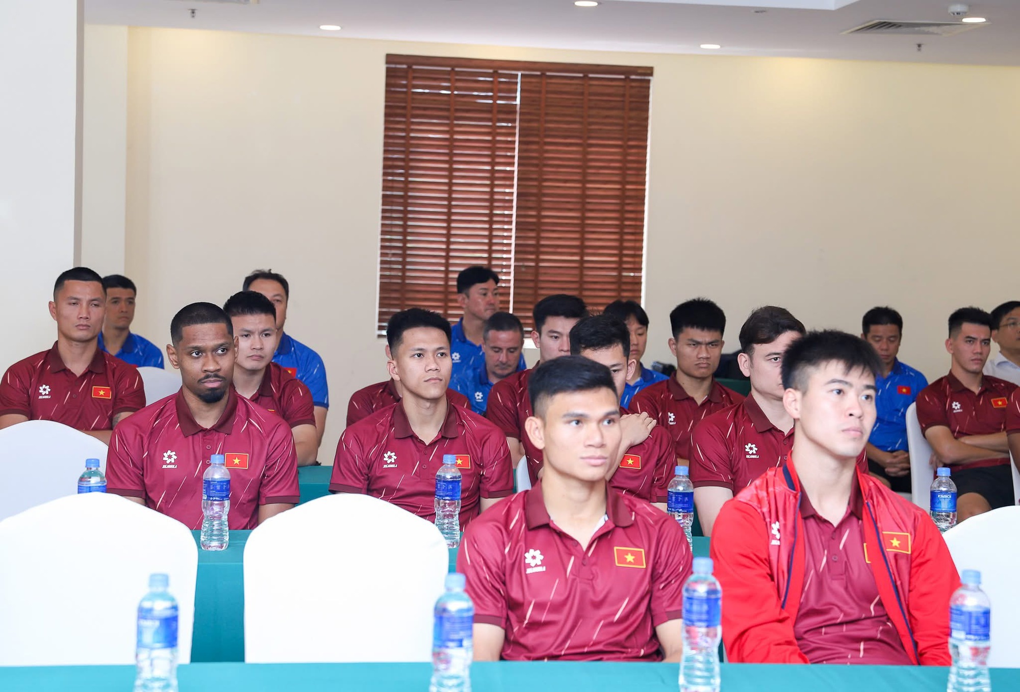 Chủ tịch VFF Trần Quốc Tuấn chúc mừng Xuân Son, muốn đội tuyển Việt Nam làm được điều đặc biệt- Ảnh 4.