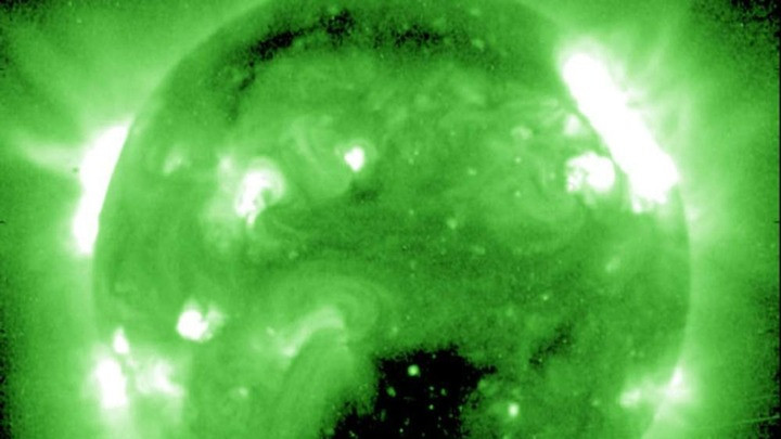 Chuyện gì xảy ra trong sự cố bão mặt trời khiến Airbus triệu hồi 6.000 máy bay?- Ảnh 1.