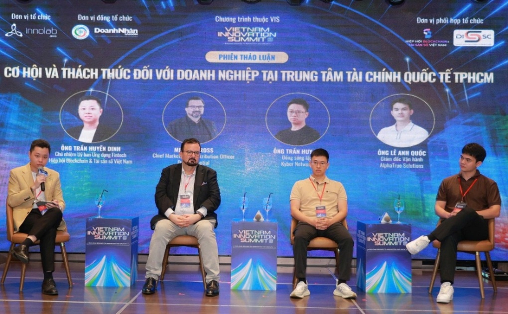 Chuyên gia hiến kế triển khai Trung tâm tài chính quốc tế TPHCM - 1