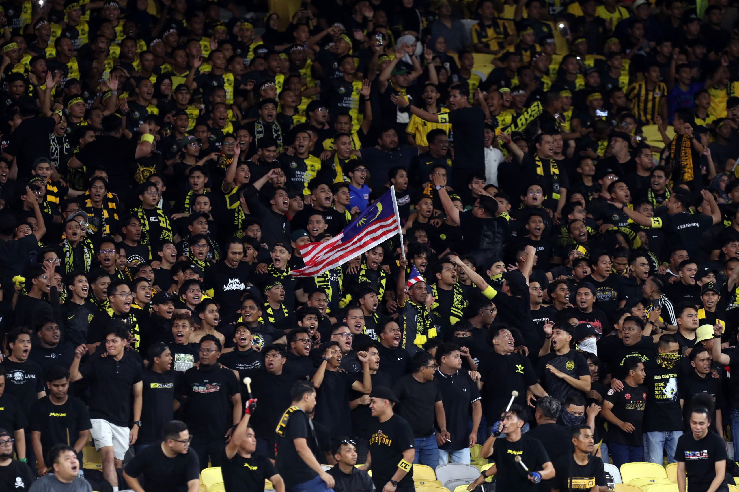 Có 2 ngôi sao chính hiệu Malaysia thế này, sao FAM phải 'đi đường tắt', nhập tịch lậu!- Ảnh 3. Có 2 ngôi sao chính hiệu Malaysia thế này, sao FAM phải 'đi đường tắt', nhập tịch lậu!- Ảnh 3.