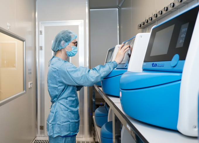 Hệ thống lab-trong-lab tiêu chuẩn ISO 5 tại IVF Tâm Anh tối ưu mọi điều kiện trong nuôi cấy phôi. Ảnh: Thanh Luận