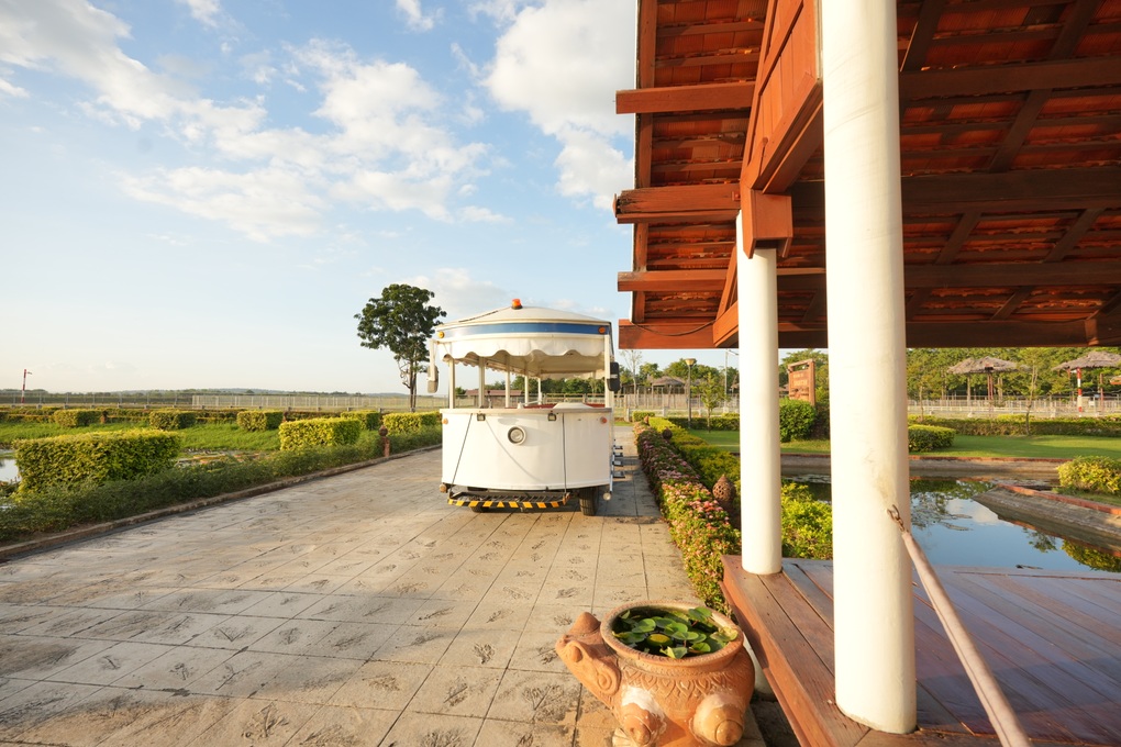 Cô gái Việt trải nghiệm sân bay như khu nghỉ dưỡng, có vườn thú ở Thái Lan - 1